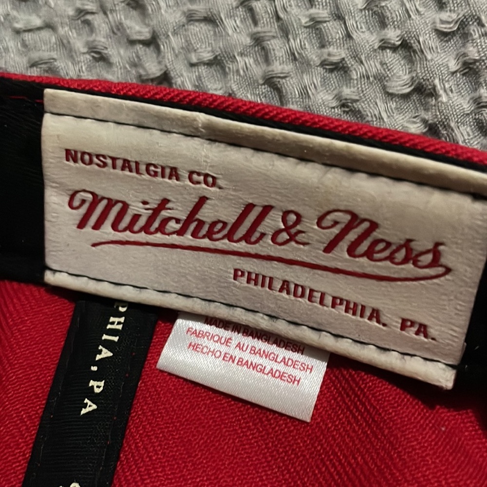 Mitchell & Ness Chicago Bulls hat - Picture 6 of 6